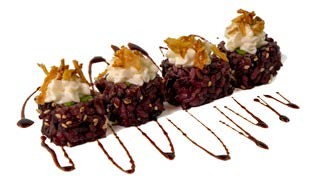 Crispy aguacate roll negro